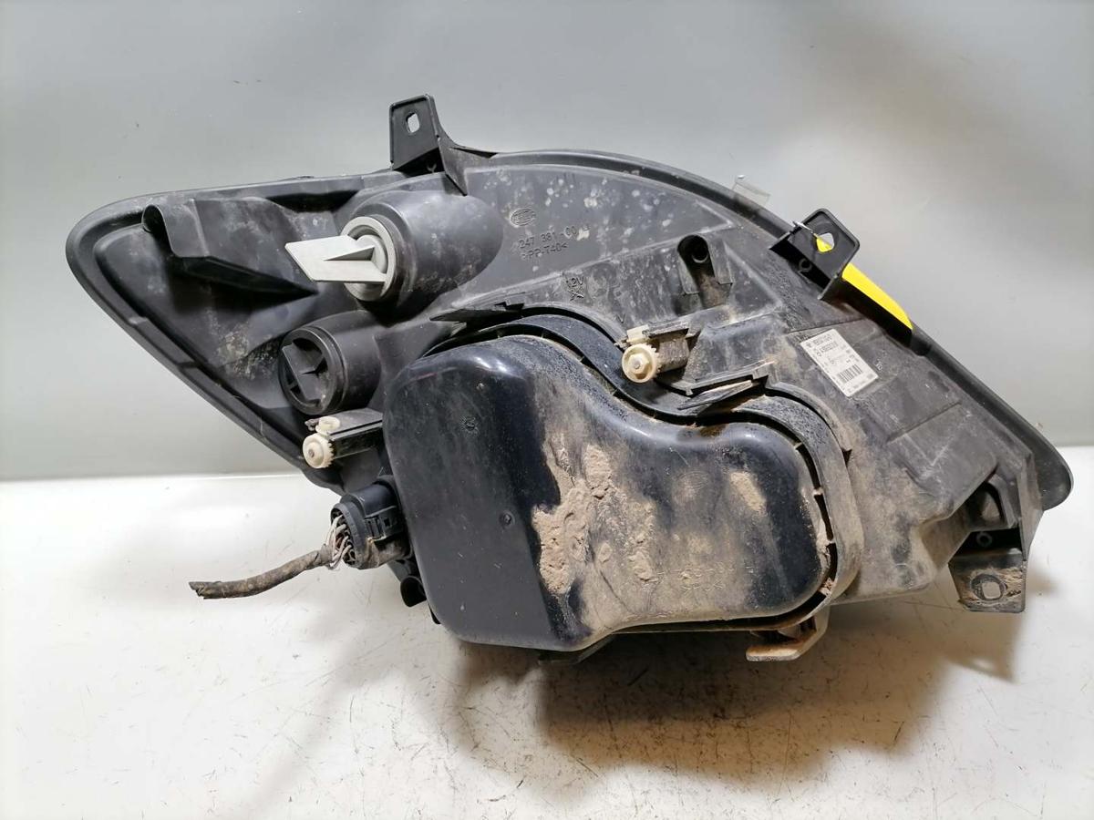 Mercedes Sprinter 906 original Scheinwerfer vorn links Halogen Bj.2010